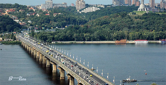 У Києві з 20 червня відновлюють рух авто мостами Метро та Патона, — Кличко