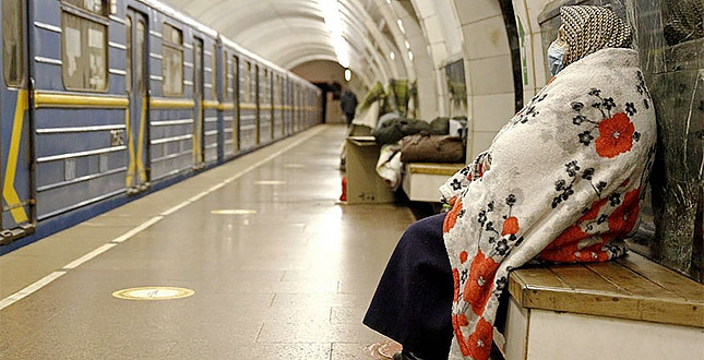 Київський метрополітен працює цілодобово як укриття
